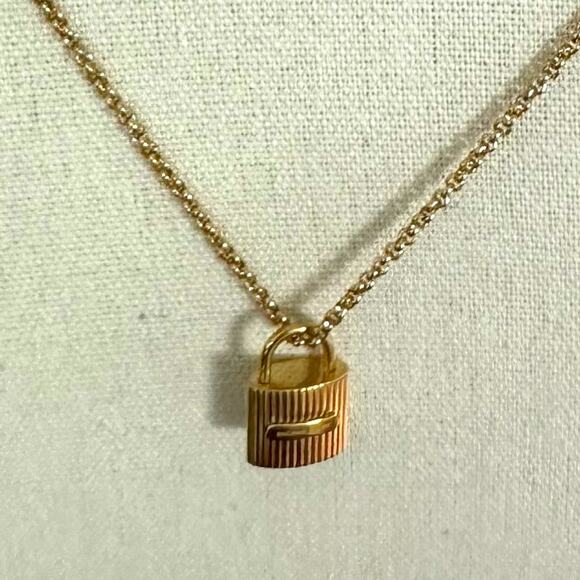 Michael Kors Padlock Necklace Gold tone Chain Ribbed Pendant Lock Classic Retro - Picture 8 of 13